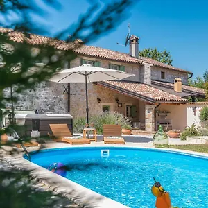 https://villa-nonni.in-istria.net