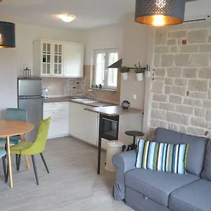 https://apartments-batistic.primorje-gorskikotar.com